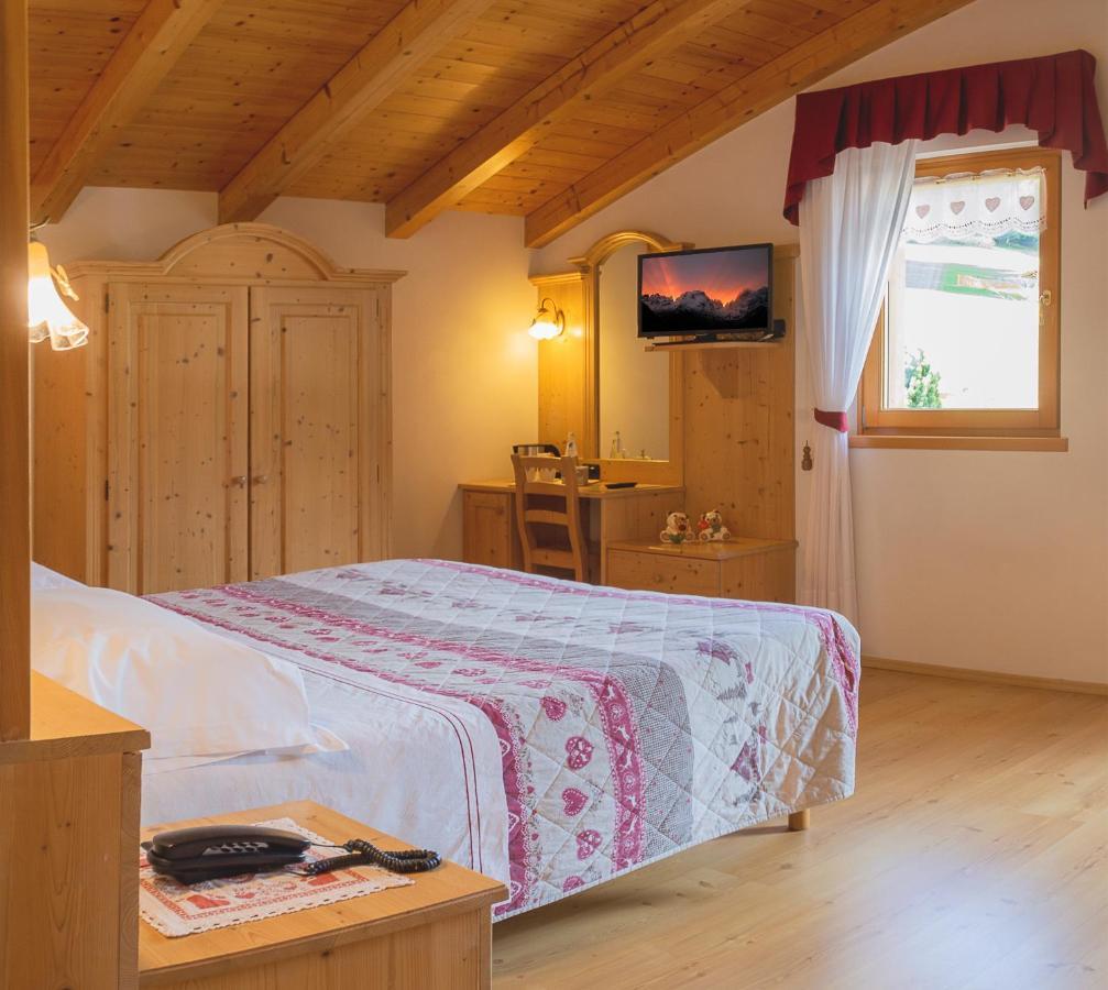 Hotel Garni Sant'Antonio Con Spa Madonna di Campiglio Exterior photo