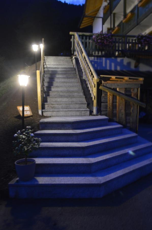 Hotel Garni Sant'Antonio Con Spa Madonna di Campiglio Exterior photo