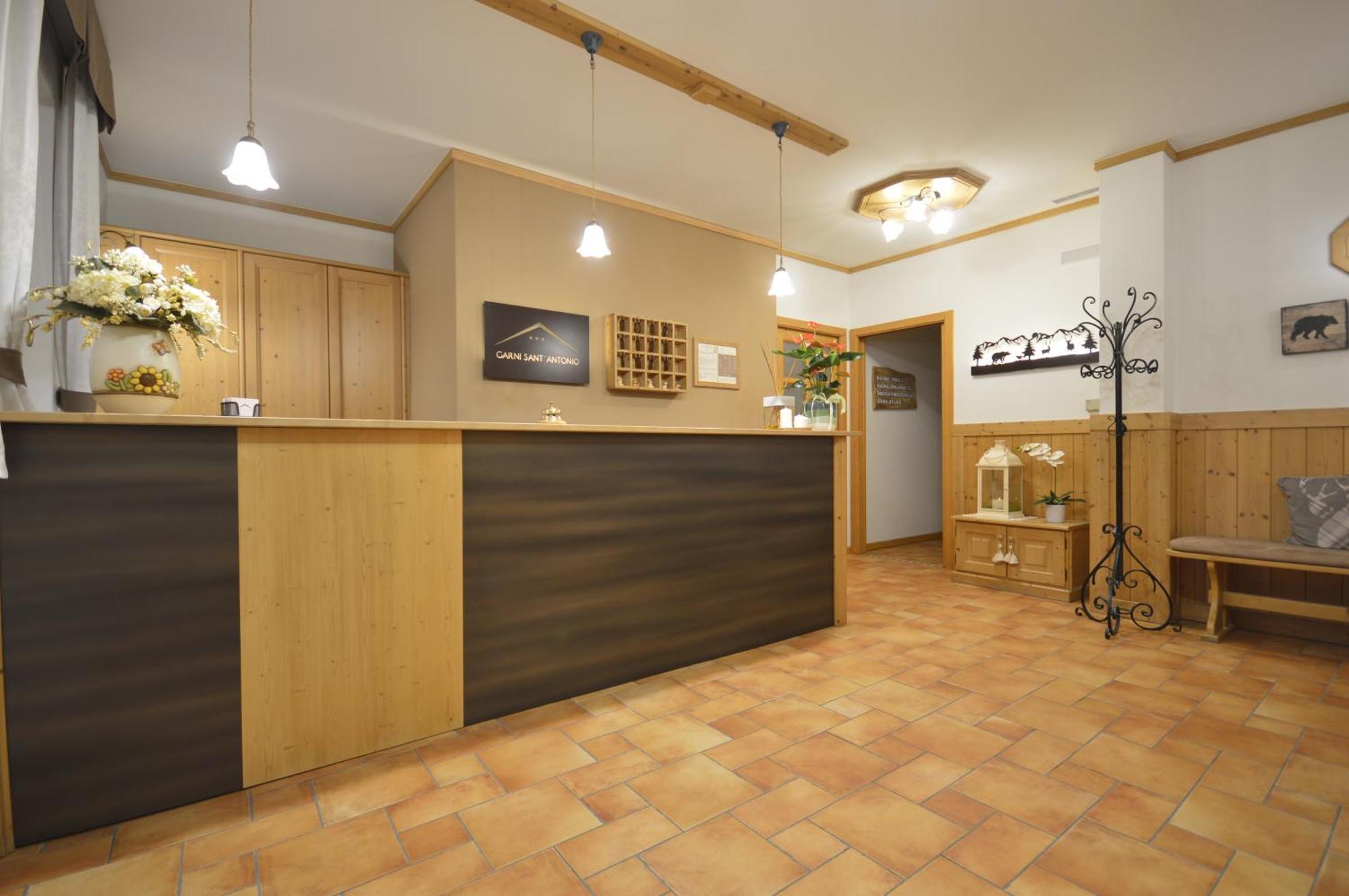 Hotel Garni Sant'Antonio Con Spa Madonna di Campiglio Exterior photo
