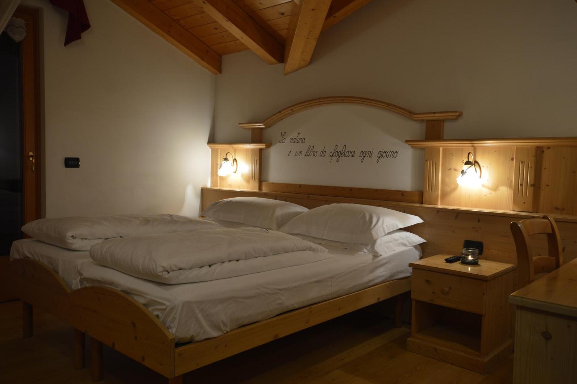 Hotel Garni Sant'Antonio Con Spa Madonna di Campiglio Exterior photo